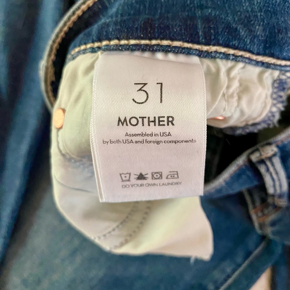 MOTHER The Weekender Mid-Rise Flare Jeans - Picture 9 of 10